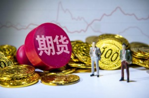 期货损益的计算和影响是什么？这种损益如何指导投资策略？