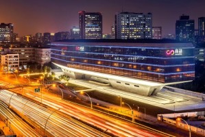 商汤管理层再度增持：董事长徐立及联合创始人徐冰共计增持1000万股，涉资约1490万港元