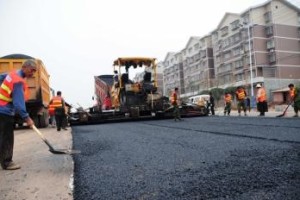 期货沥青的比较高
点如何影响道路建设成本？这个成本有哪些变化因素？