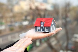 如何在楼盘选取
中做出恰当决定？这种决定怎样考虑配套设施？