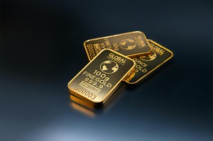 如何确保项目财务记录的准确性？这些记录如何影响项目的整体财务健康？
