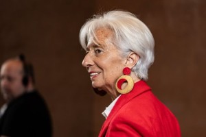 拉加德据悉呼吁各国财长：让欧盟主导对美贸易谈判