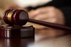 如何依法进行房产过户判决？这种判决如何保障各方合法权益？