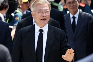 韩媒：韩国检方以涉嫌受贿指控传唤前总统文在寅接受讯问