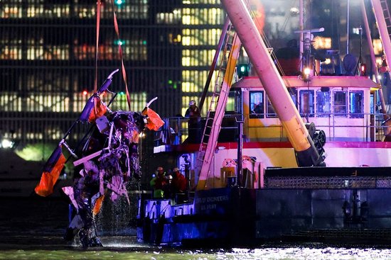 纽约直升机坠毁致6人遇难所涉观光公司停运 美国联邦航空管理局介入调查